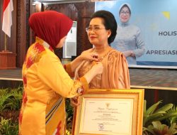 Dapat Penghargaan Apresiasi Bunda PAUD dari Kemendikbudristek RI, ini ungkapan Arita Apolina